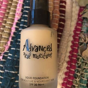 Advanced real moisture foundation